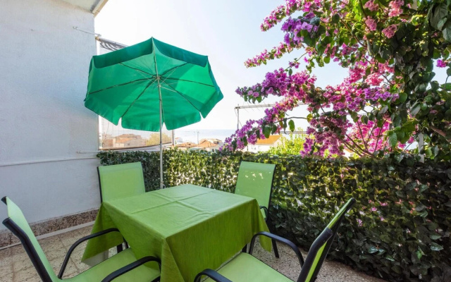 Stunning Apartment in Podstrana With 2 Bedrooms and Wifi