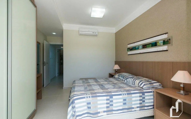 Triplex Com 03 Suítes E Hidromassagem