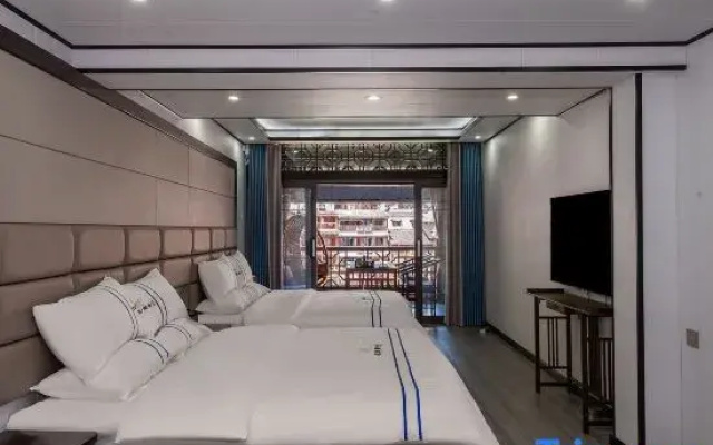 Phoenix Wanfeng Yushe Light Luxury Homestay (Hongqiao Branch, Fenghuang Ancient Town)