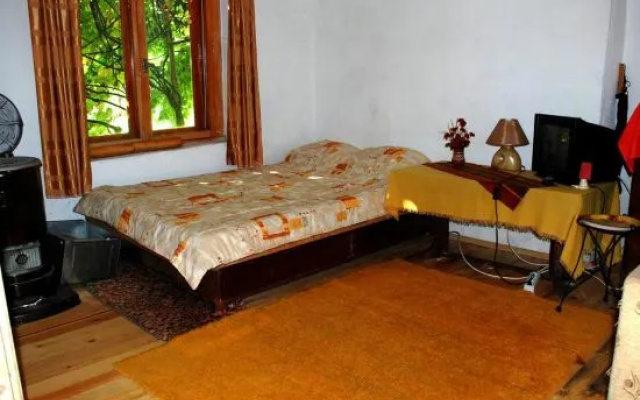 Guest House Four Pines