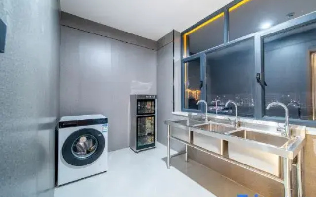 Luntai Mengxinghe Business Hotel (Xiyu Community Xincheng Road)