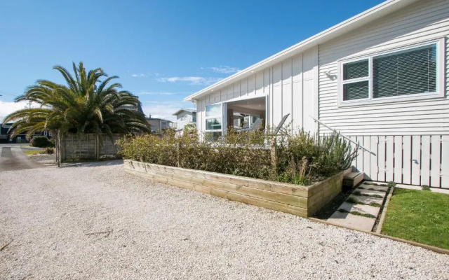 The Waihi Beach House - Waihi Beach Holiday Home