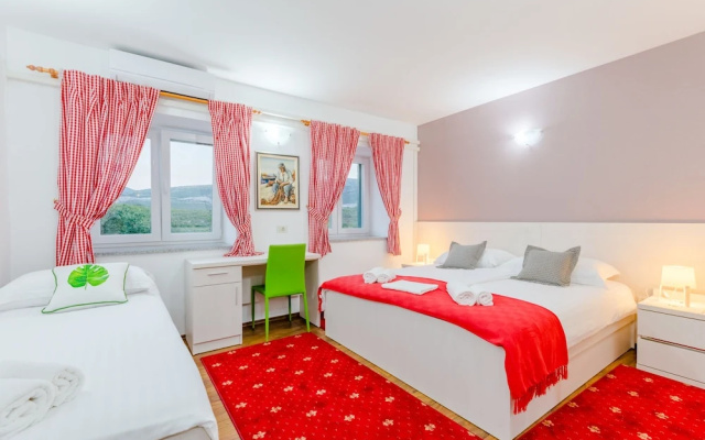 Holiday Home Flying Stars
