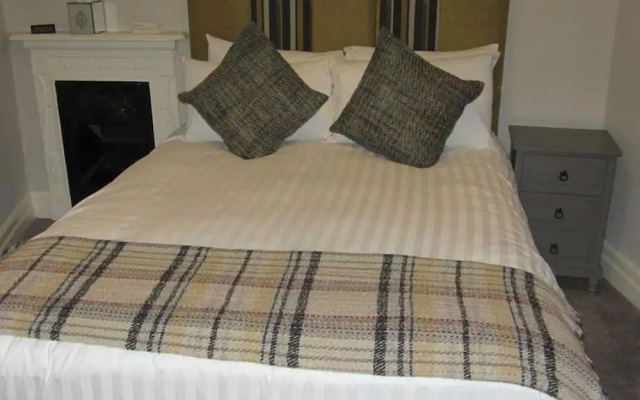 Monties Guest House