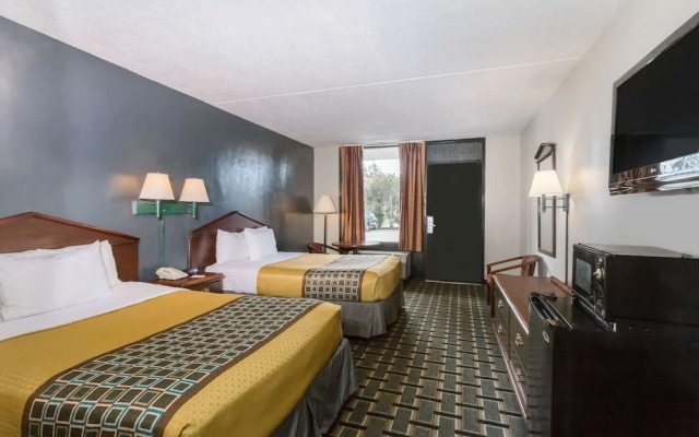 Travelodge by Wyndham Savannah Area Richmond Hill