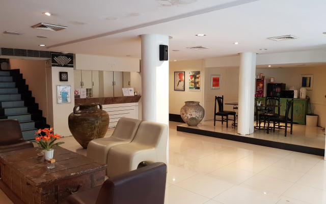Studio Sukhumvit 18 by iCheck inn
