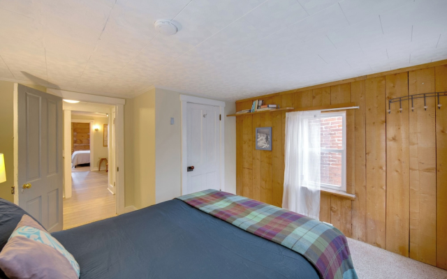 WFH Space & Yard! Walkable Lancaster Row Home