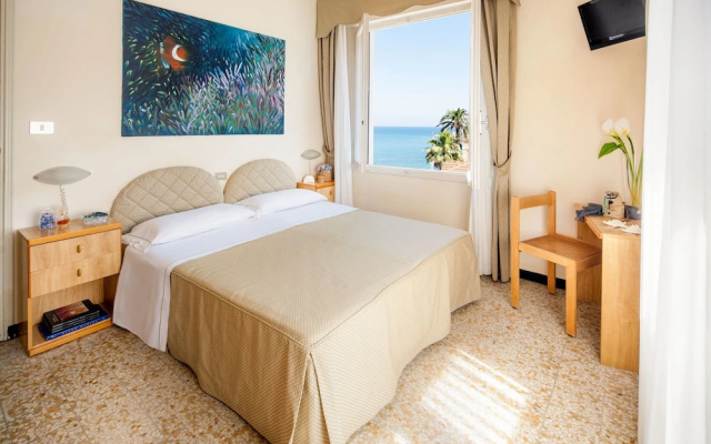 Hotel Golfo E Palme