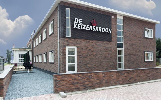 Отель de Keizerskroon Нидерланды, Амстердам - отзывы, цены и фото номеров - забронировать отель de Keizerskroon онлайн вид на фасад