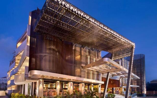 Отель Ramada by Wyndham Bali Sunset Road Kuta вид на фасад