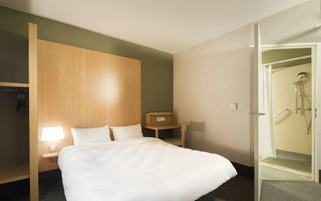 B&B HOTEL Paris Romainville Noisy-le-Sec