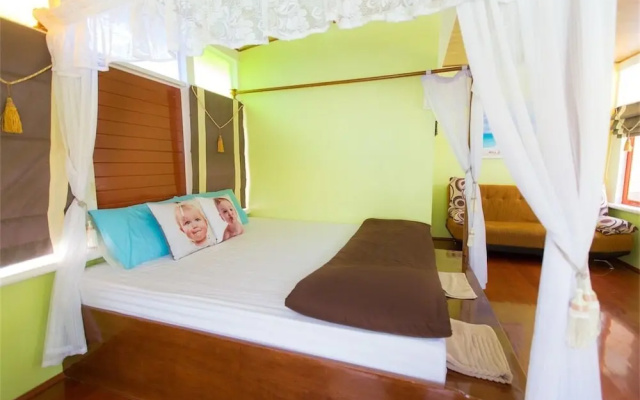 De Lunar Resort Koh Larn