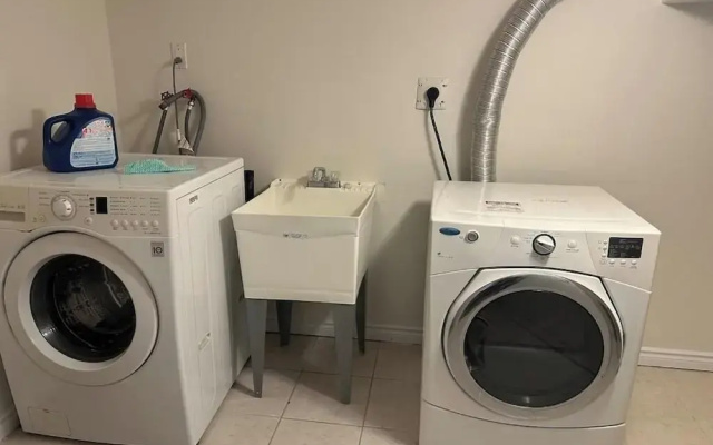 Ajax City Suite
