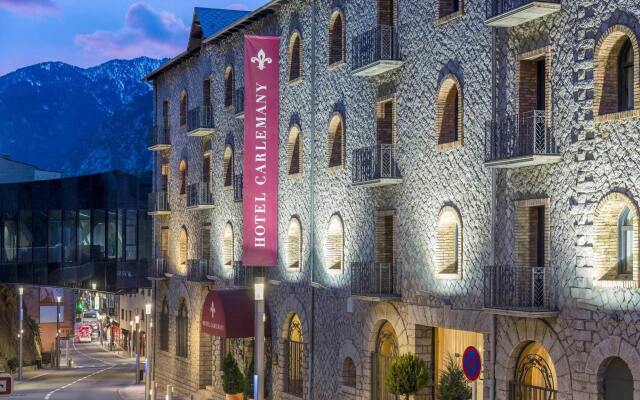 Отель SPA Termes Carlemany Андорра, Лес-Эскальдес - отзывы, цены и фото номеров - забронировать отель SPA Termes Carlemany онлайн вид на фасад