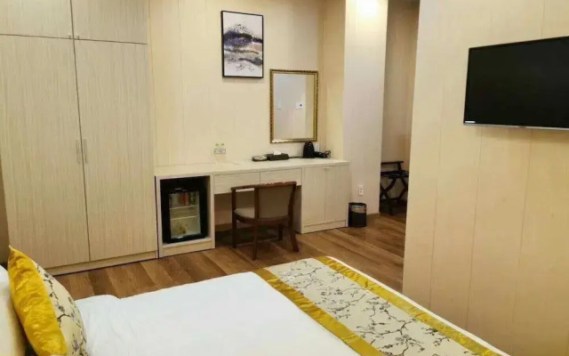 RedDoorz Plus Vienna Hotel