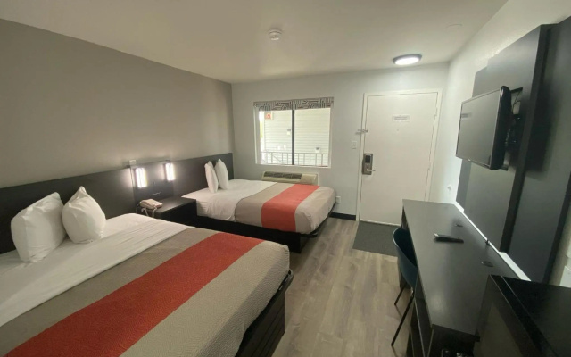 Motel 6 Windsor Locks, CT - Hartford