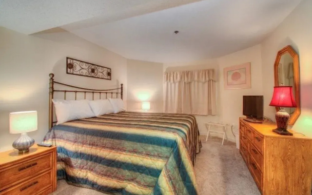 Laurel Court 301