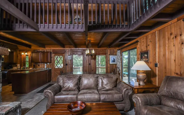Creekside Cove 4 Bedroom House