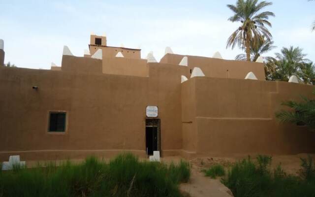 Отель Riad Tagmadart Ferme D'hôte Марокко, Загора - отзывы, цены и фото номеров - забронировать отель Riad Tagmadart Ferme D'hôte онлайн вид на фасад