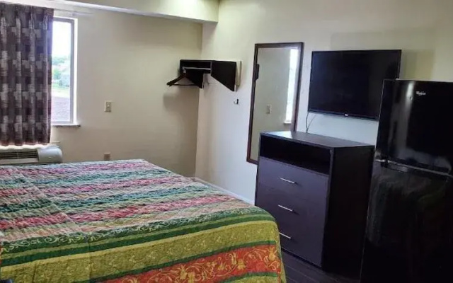 Plano Inn & Suites