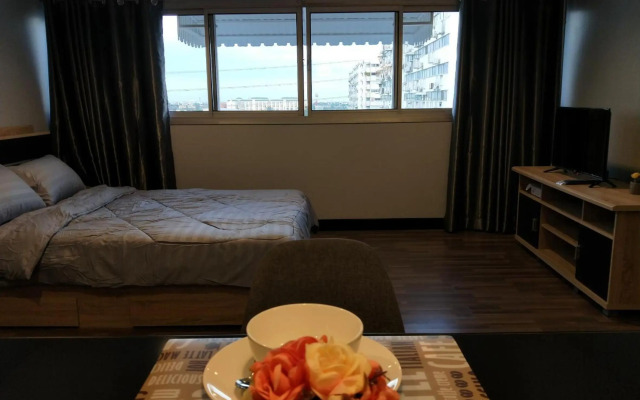 Deluxe at Popular Condo