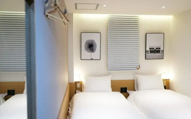 Myeong Artravel Hostel