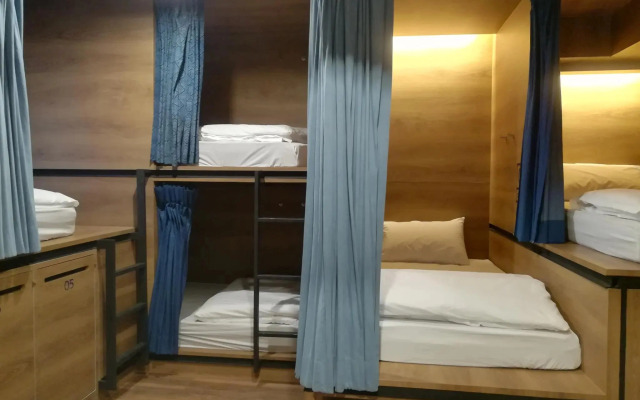 Natee Hostel