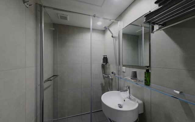 BASE LAYER HOTEL Fukuoka