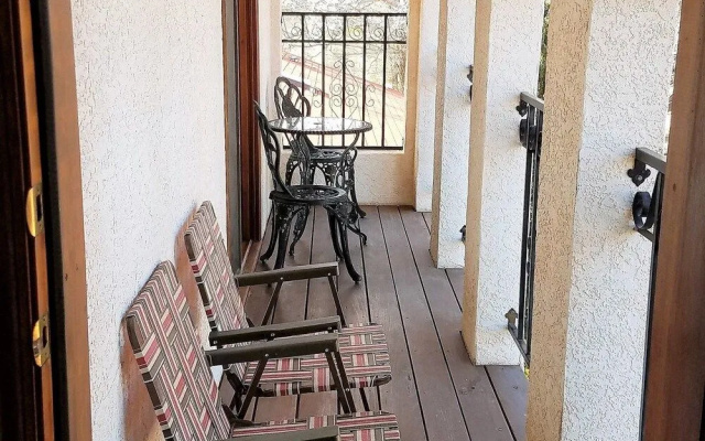Tavares Inn