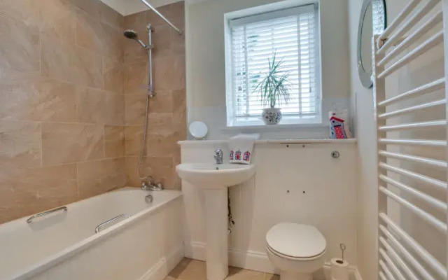 Holiday Home Whitepost