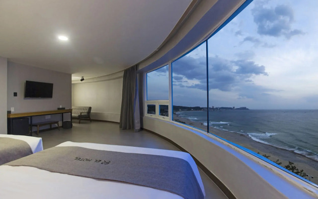 EL Hotel
