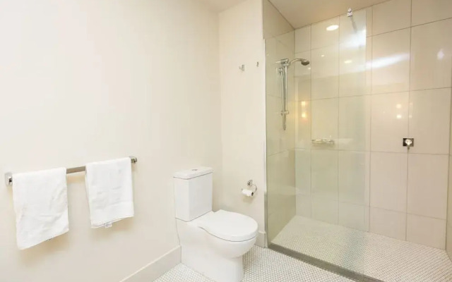 Colmslie Hotel Suites & Conference Centre