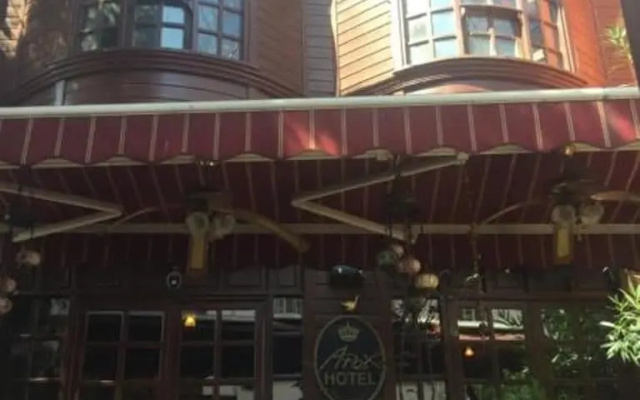 Apex Hotel