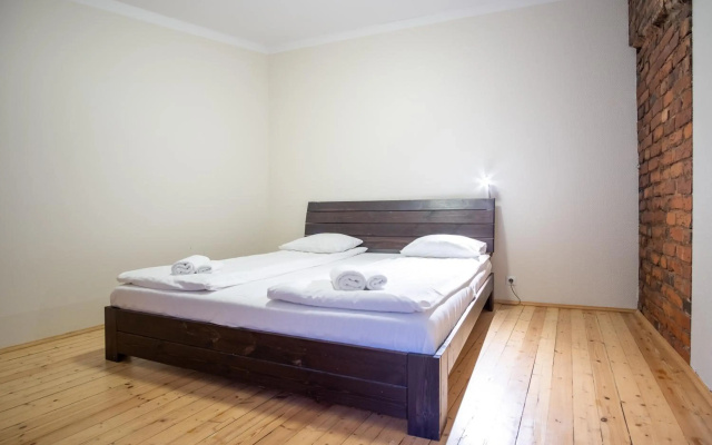 Dream Stay - Bright 2-Bedroom 2-Floor Old Town Apartment