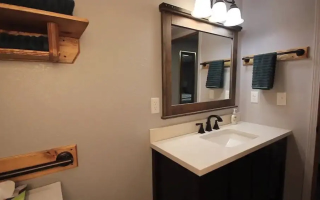 Nyes 1880 Suites