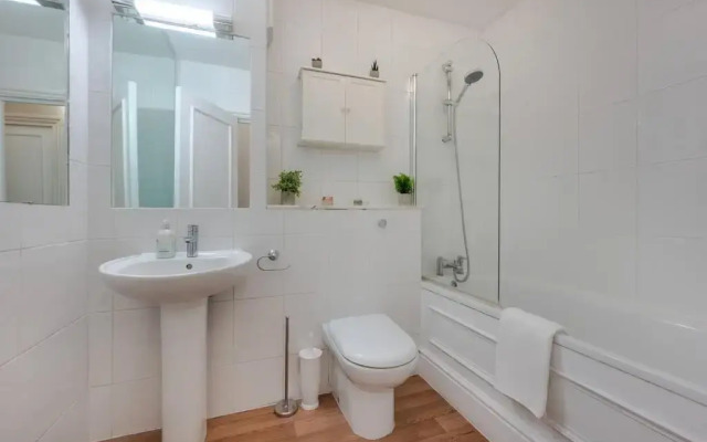 Cosy 2 Bed in Kensington Olympia