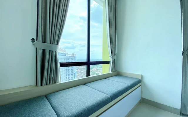 White Toned Style Studio At Lrt City Bekasi Apartment
