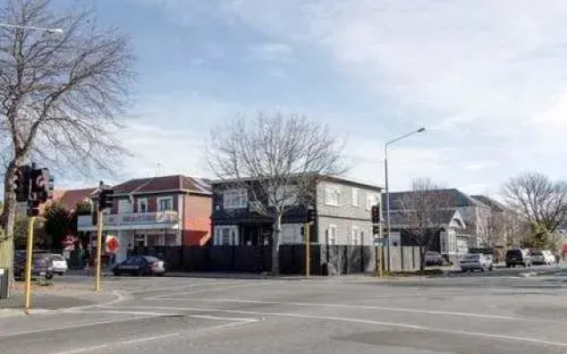 Kiwi Group Accommodation Gloucester