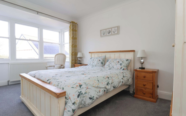 11 Peasholm Avenue