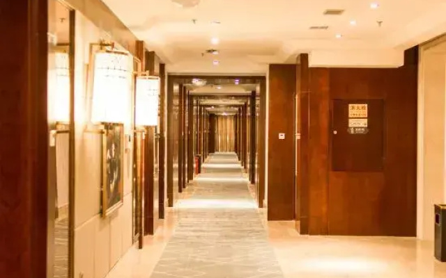 Chonpines Hotels·Qianxi Shuixi