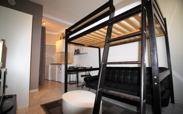 Отель Nice Booking - Appartement Le Factory Франция, Ницца - отзывы, цены и фото номеров - забронировать отель Nice Booking - Appartement Le Factory онлайн комната для гостей