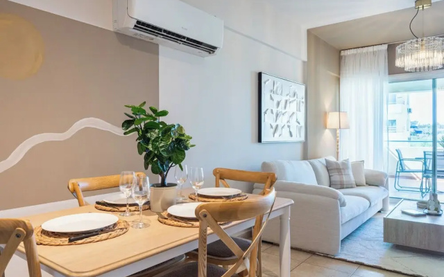 Calina - 3-BR Apt & Pool in Mackenzie