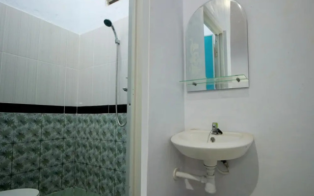 RedDoorz near Jalan Soeprapto Bengkulu