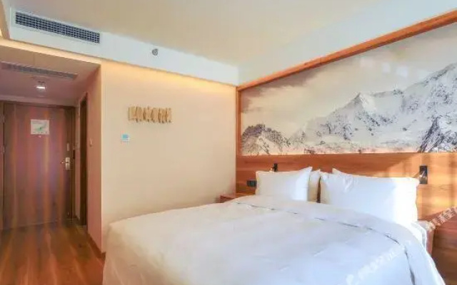 Yayuncun Hotel