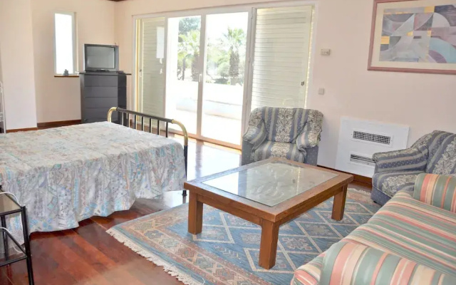 Villa in Vilamoura With Private Pool & BBQ