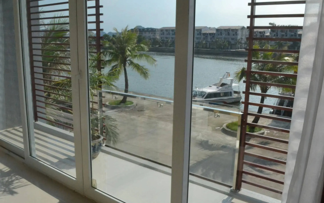 Seaside Tuan Chau Hotel