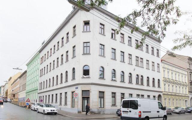 Апартаменты Royal Resort Apartments Westbahnhof Vienna Вена вид на фасад