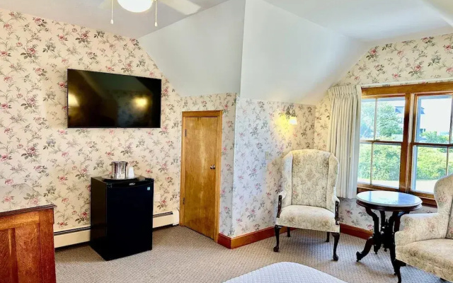 Rose Farm Inn