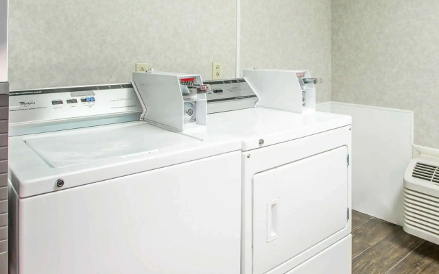 Quality Inn St. Mary's