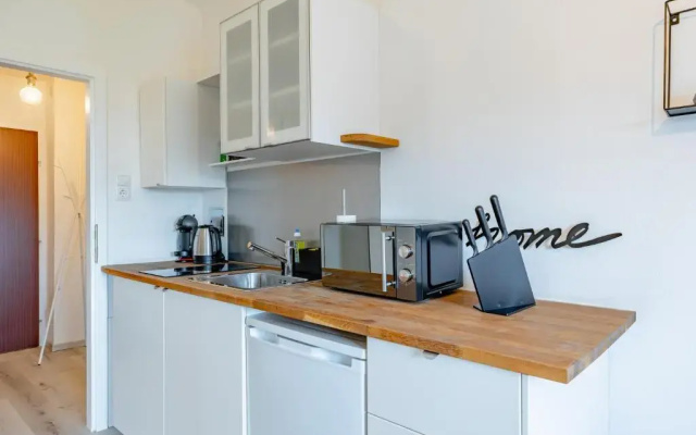New with a View - Modern Studio